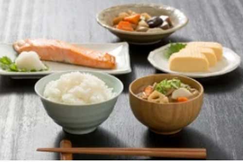 Bí quyết để ngày nào cũng ăn cơm nhưng không bị béo của phụ nữ Nhật Bản