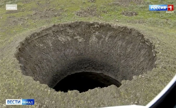 Bí ẩn hố sâu 50 mét xuất hiện ở Siberia