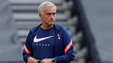 Mourinho bức xúc lịch thi đấu: 'Đá 9 trận trong 22 ngày thì không phải là người'