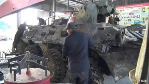 Nga phuc hoi thanh cong BTR-80 sau khi trung dan RPG 