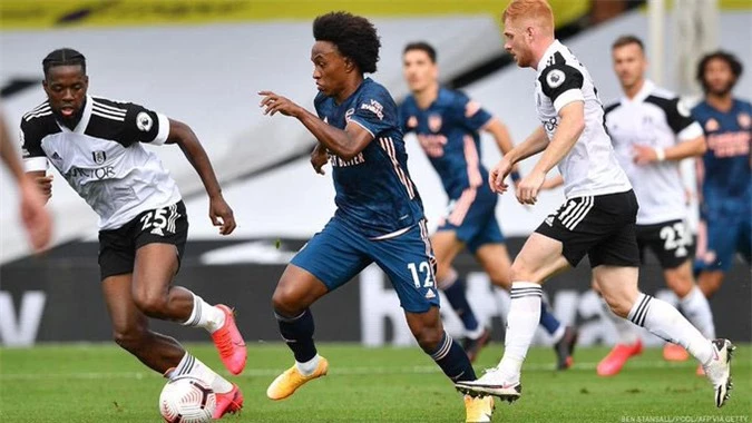 Willian có màn trình diễn bùng nổ trước đội bóng mới thăng hạng Fulham