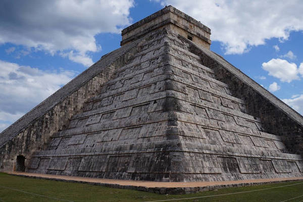 Bí mật trong kim tự tháp cổ phát ra tiếng kêu của chim thần