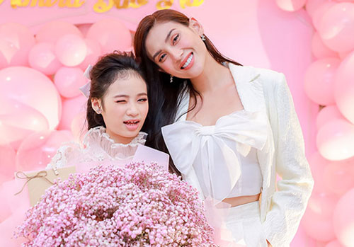Võ Hoàng Yến cùng dàn sao dự sinh nhật mẫu nhí Bảo Hà