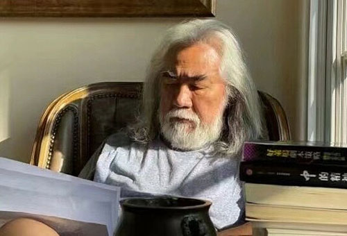 Đạo diễn Trương Kỷ Trung làm bố ở tuổi 69, mẹ đứa bé là ai?