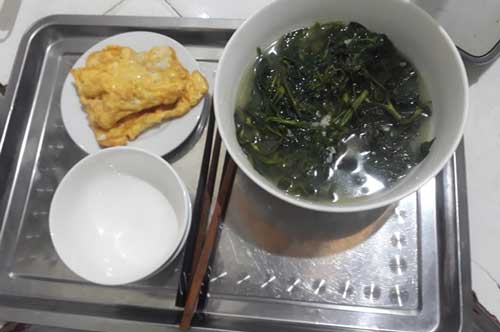 Chồng đưa vỏn vẹn 20 nghìn đi chợ và mắng "khéo co thì ấm" tới khi nhìn mâm cơm vợ nấu "cực chất" mà anh đứng hình