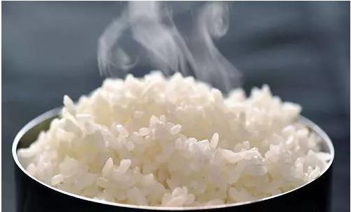 Làm sai 2 bước này khi nấu, bảo sao cơm không ngon, dẻo, mùi thơm chẳng còn