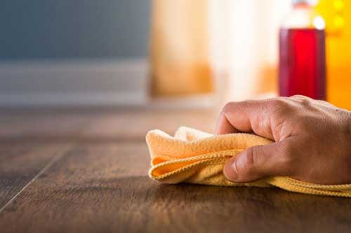 Áp dụng cách này, sàn gỗ dùng 10 năm vẫn sáng sạch như mới