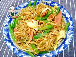Tuyệt chiêu xào mì vừa dai ngon lại không sợ bị dính vào nhau