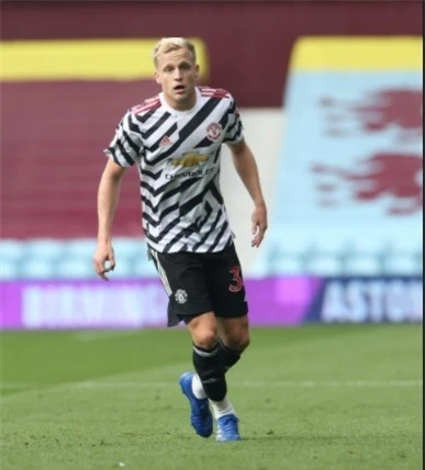 Solskjaer phấn khởi với Van de Beek, dù MU thua trận