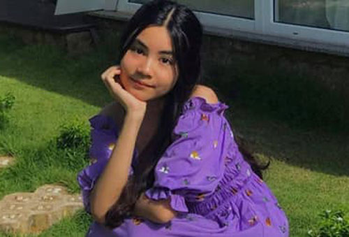 Khoe vài bức ảnh đời thường, con gái út nhà MC Quyền Linh đã 'gây sốt' với nhan sắc xinh xắn chẳng kém gì chị