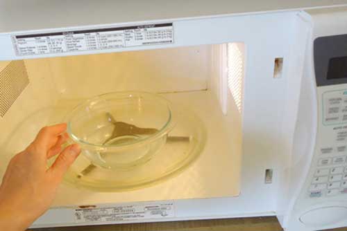 Đổ giấm vào lò vi sóng ai cũng ngạc nhiên, nhưng càng bất ngờ hơn khi thấy kết quả