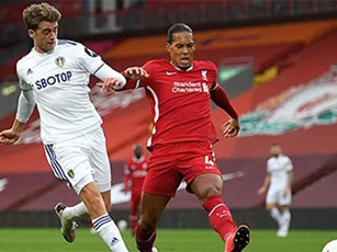 Liverpool thắng trong "run sợ", Leeds không phải "tay mơ"