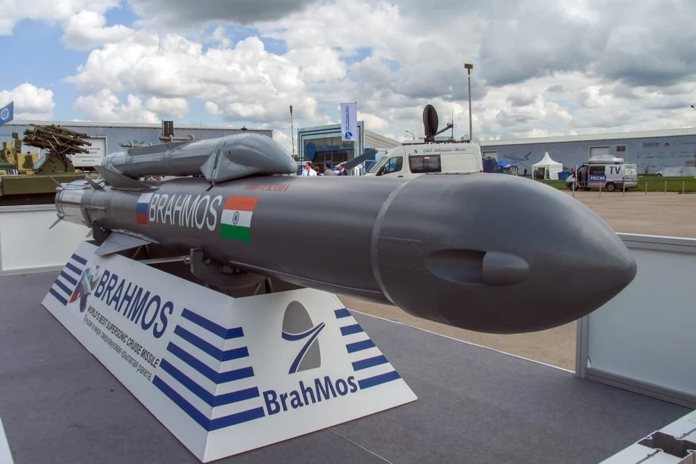 Nga - Ấn Độ sẽ tạo ra phiên bản diệt AWACS của tên lửa BrahMos. Ảnh: RIA Novosti.