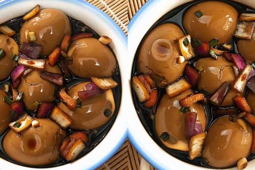 Cách làm trứng gà ngâm xì dầu thơm ngon, lạ miệng 