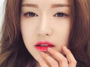 Chỉ vài giây nhìn tướng môi, có thể biết tính cách, sướng khổ, giàu nghèo