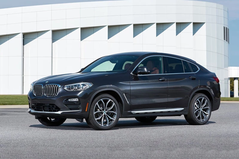 5. BMW X4 2020 (điểm hiệu suất: 8,3/10, giá khởi điểm: 51.100 USD).