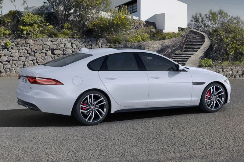 Jaguar XF.