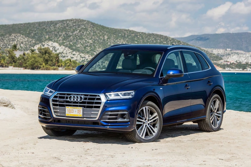 7. Audi Q5 2020 (điểm hiệu suất: 8,1/10, giá khởi điểm: 43.300 USD).