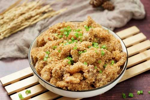 Thịt lợn kho, luộc ăn mãi cũng chán, đem trộn với gạo rồi làm theo cách này có ngay món ngon lạ miệng