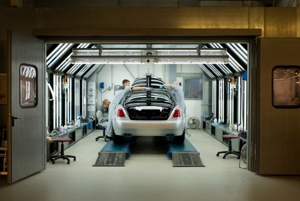 Rolls-Royce khôi phục lại hoạt động sản xuất hai ca với nguồn nhân lực không đổi