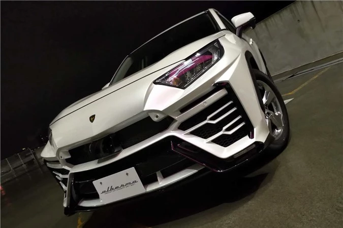 Loạt xe phổ thông độ 'nhái' siêu SUV triệu đô Lamborghini Urus