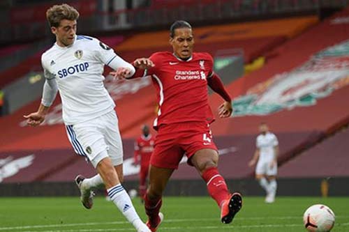 Van Dijk bị huyền thoại Liverpool gọi là 'kẻ ngạo mạn'