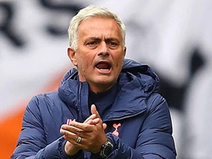 Mourinho nhận kết quả tệ nhất trong 19 năm huấn luyện