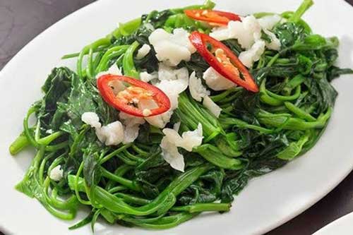 Chỉ cần thêm 1 thứ, món rau muống xào trở nên xanh mướt, giòn tan lại tăng gấp đôi dinh dưỡng