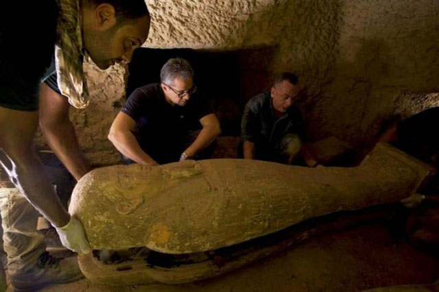 Phát hiện 13 quan tài từ 2.500 năm trước nguyên vẹn ở sa mạc Ai Cập