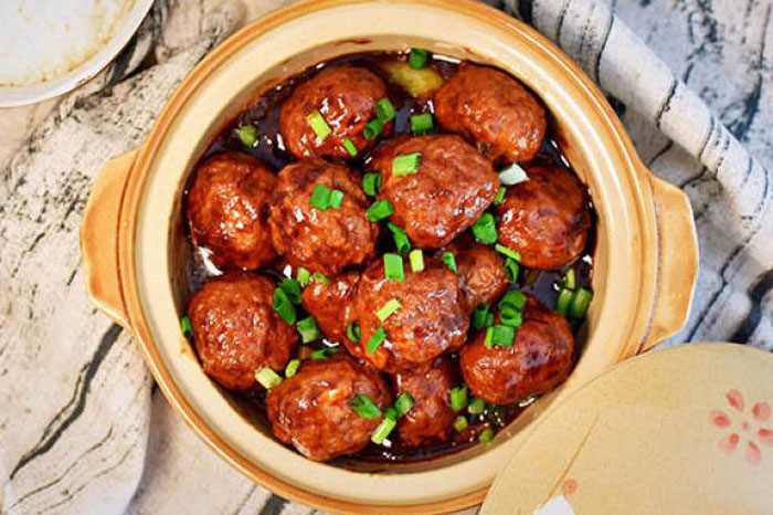 Đậu phụ viên xốt dầu hào cả nhà ăn hết cơm chưa chán