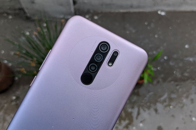 Trên tay smartphone chống nước, RAM 6 GB, pin 5.000 mAh, giá hơn 3 triệu