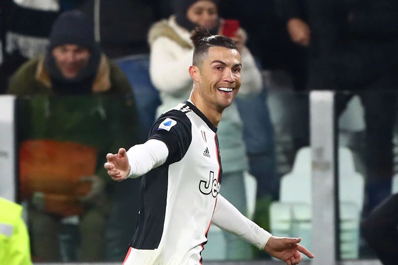 2. Cristiano Ronaldo (Juventus,117 triệu USD).