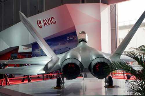 Tiêm kích tàng hình FC-31 ra mắt với động của JF-17