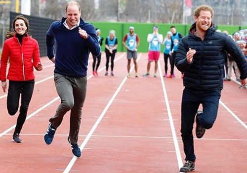 Vợ chồng Kate chúc mừng sinh nhật Harry