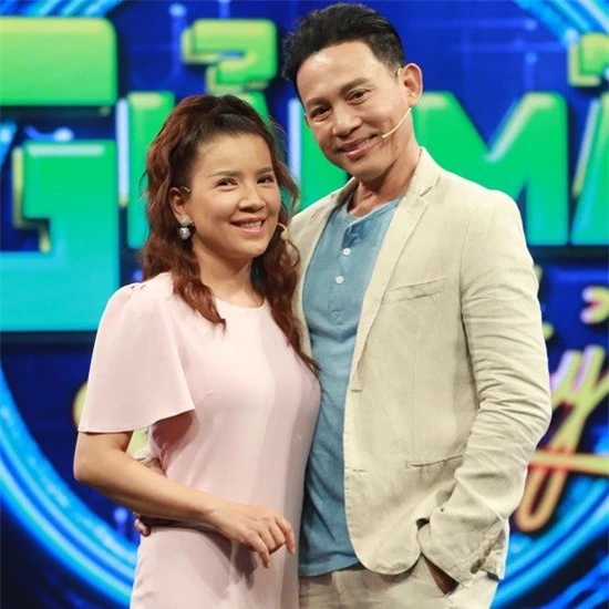 Bên cạnh diễn xuất, nữ diễn viên còn tham gia một số chương trình truyền hình, talkshow.