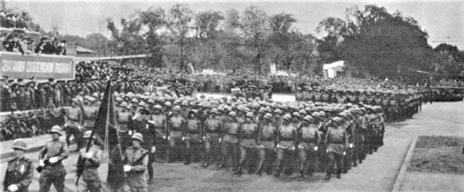 Diễu hành của Quân đội Liên Xô tại Cáp Nhĩ Tân để vinh danh chiến thắng trước Nhật Bản; Nguồn: topwar.ru
