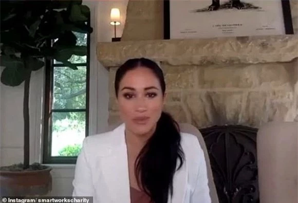 Xuất hiện trong 2 hoạt động khác nhau, Công nương Kate được khen ngợi hết lời còn Meghan Markle bị chỉ trích chỉ vì một bức tranh - Ảnh 3. Xuất hiện trong 2 hoạt động khác nhau, Công nương Kate được khen ngợi hết lời còn Meghan Markle bị chỉ trích chỉ vì một bức tranh - Ảnh 3.