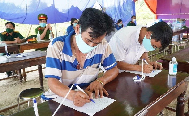 Người dân đi từ TP. Đà Nẵng đến tỉnh Thừa Thiên Huế cần khai báo y tế, đăng ký và chịu trách nhiệm về thông tin đăng ký.