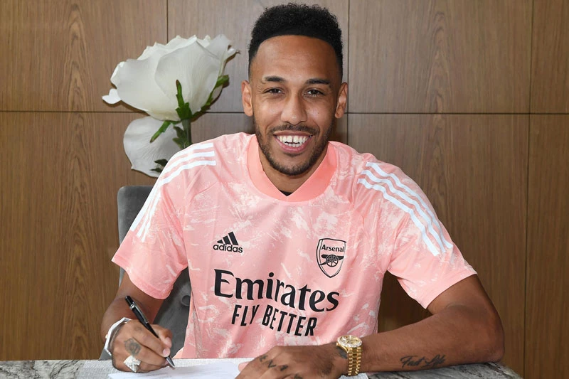 1. Pierre-Emerick Aubameyang (Arsenal, mức lương 350.000 bảng/tuần + tiền thưởng).