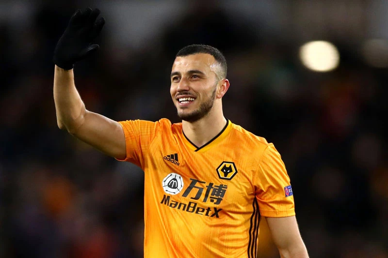 Trung vệ: Romain Saiss (Wolves).