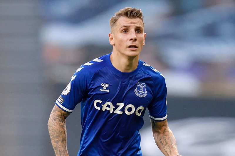 Hậu vệ trái: Lucas Digne (Everton).