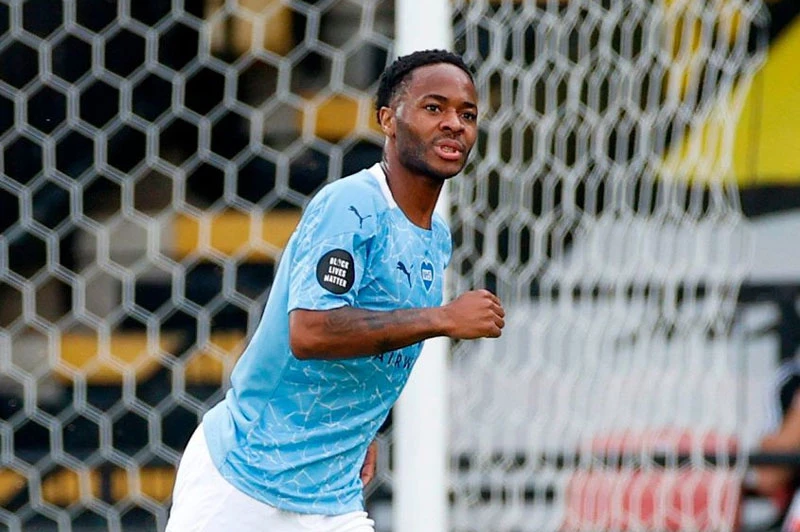 6. Raheem Sterling (Man City, mức lương 300.000 bảng/tuần). 