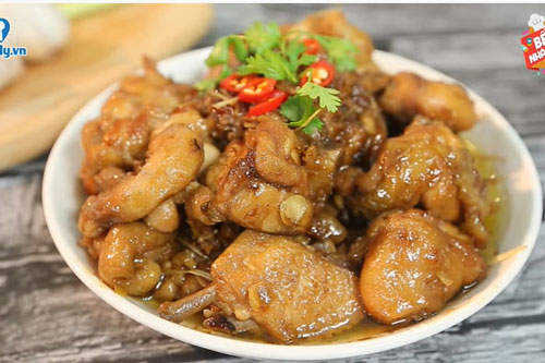 Lạ miệng với món gà kho xì dầu gừng sả