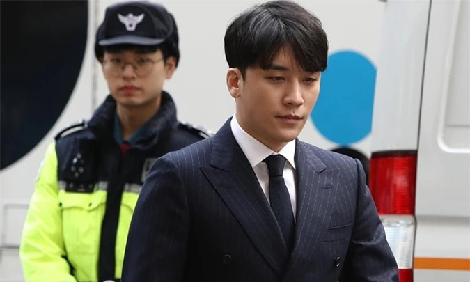 Ca sĩ Seungri.