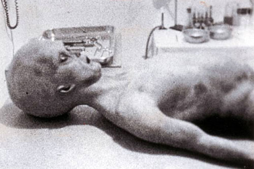 Tiết lộ thi thể người ngoài hành tinh sau 70 năm quân đội Mỹ giấu nhẹm