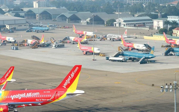  Bộ Giao thông Vận tải yêu cầu các hãng hàng không chỉ bán vé cho người đã có thị thực nhập cảnh và địa điểm lưu trú cụ thể tại Việt Nam. 
