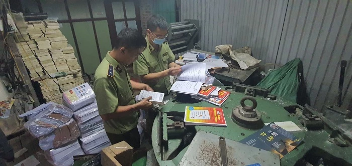 Lực lượng chức năng đã phát hiện và thu giữ hàng tấn sách giả nguồn gốc NXB Giáo dục Việt Nam