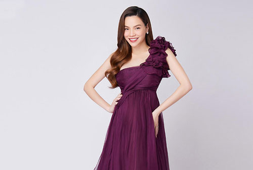 Hồ Ngọc Hà diện váy bầu tới viện thẩm mỹ