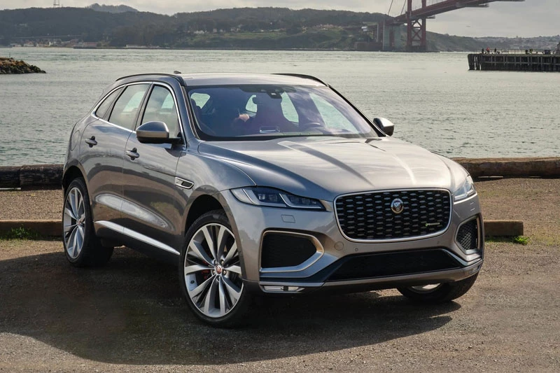 Jaguar F-Pace 2021.