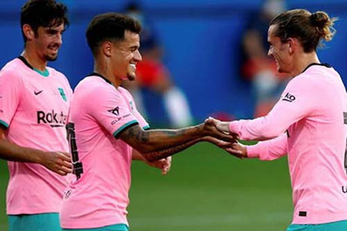 Coutinho cứng cáp dưới "đôi cánh" của Messi